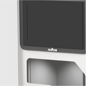 Detalle de la pantalla táctil y la ventana de producción